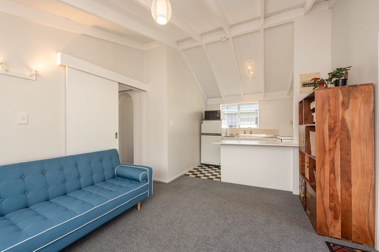 Photo of property in 24/125u Queens Drive, Lyall Bay, Wellington, 6022