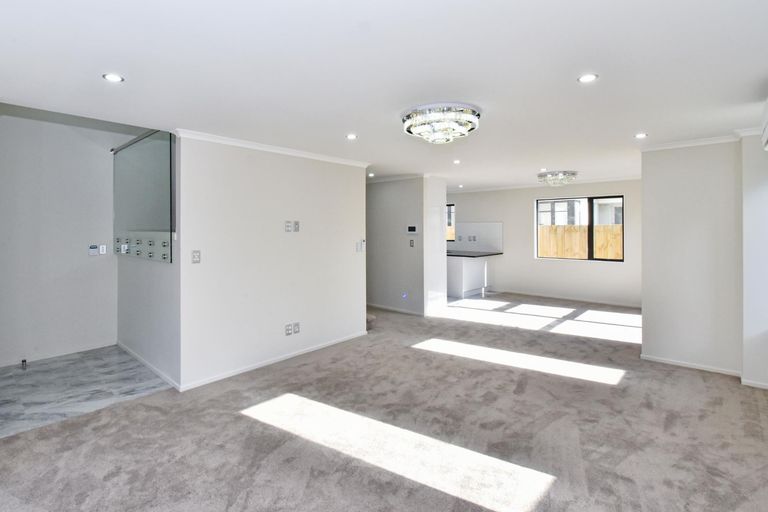 Photo of property in 8 Cambridge Road, Manurewa, Auckland, 2102