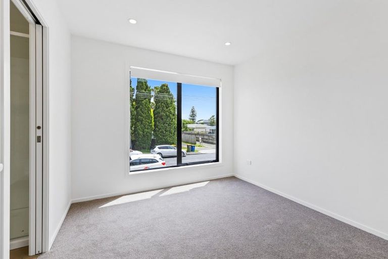 Photo of property in 3/12 Tawa Road, Te Atatu Peninsula, Auckland, 0610