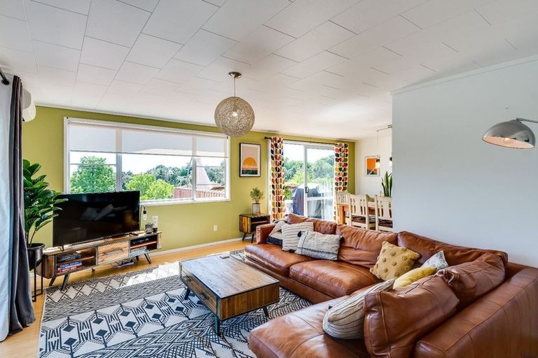 Photo of property in 25 Tauroa Road, Havelock North, 4130
