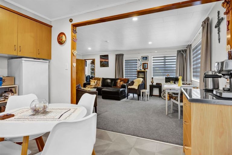 Photo of property in 24b Surrey Street, Hawera, 4610