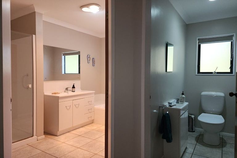 Photo of property in 3 Gybe Place, Whitby, Porirua, 5024