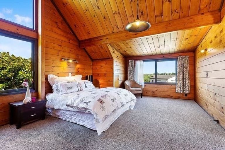 Photo of property in 24 Mercury Way, Whitby, Porirua, 5024