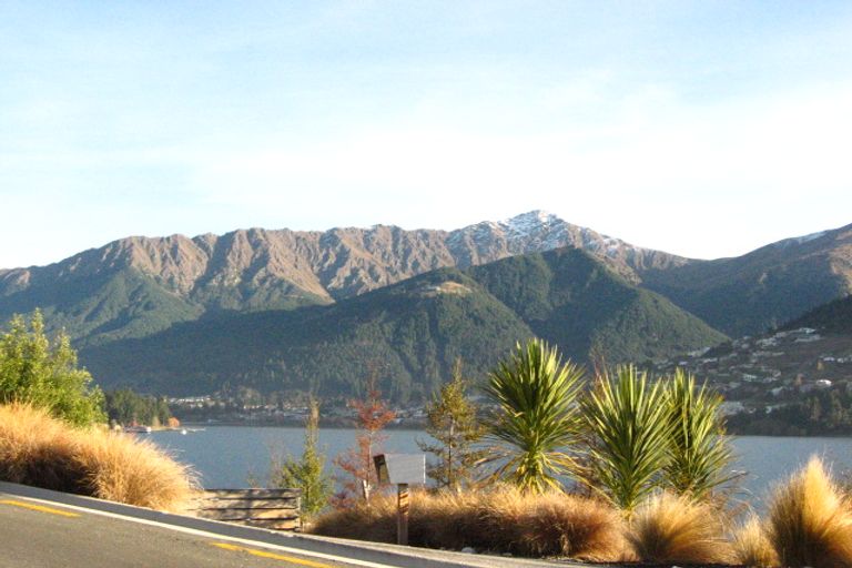 Photo of property in 563 Peninsula Road, Kelvin Heights, Queenstown, 9300