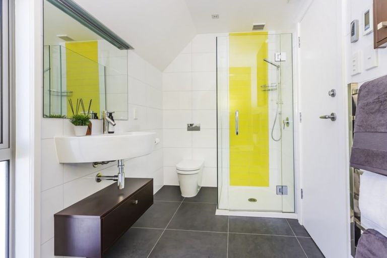 Photo of property in 97 Inglis Street, Seatoun, Wellington, 6022