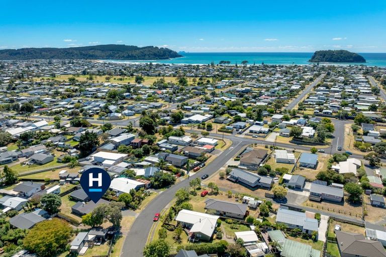 Photo of property in 106 Mckellar Place, Whangamata, 3620