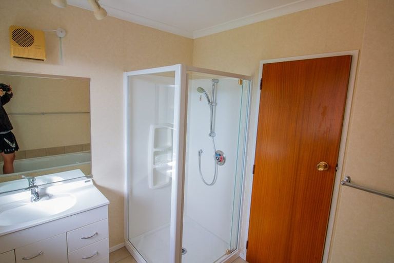 Photo of property in 11a Henare Street, West End, Palmerston North, 4412