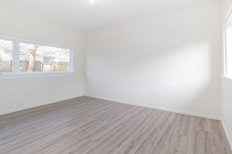 Photo of property in 34 Hellyers Street, Birkdale, Auckland, 0626