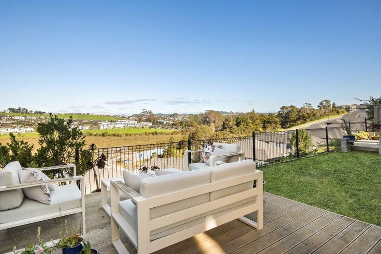 Photo of property in 30 Cassidy Drive, Orewa, 0931