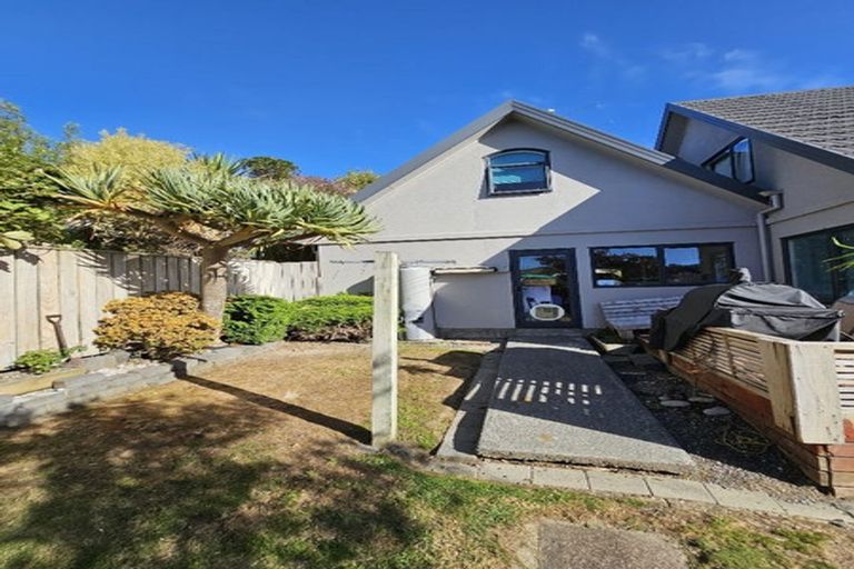 Photo of property in 1 Ridley Green, Churton Park, Wellington, 6037