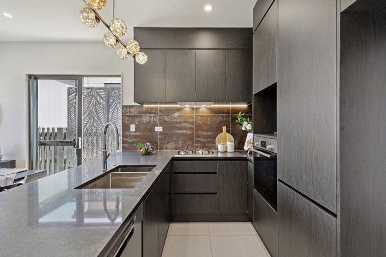 Photo of property in 9a Kotiu Place, Massey, Auckland, 0614