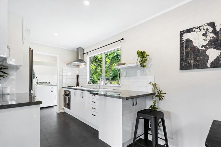 Photo of property in 60 Taikata Road, Te Atatu Peninsula, Auckland, 0610