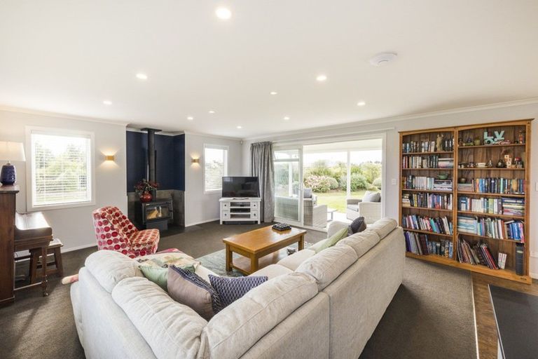 Photo of property in 25 Hartwell Drive, Kelvin Grove, Palmerston North, 4470