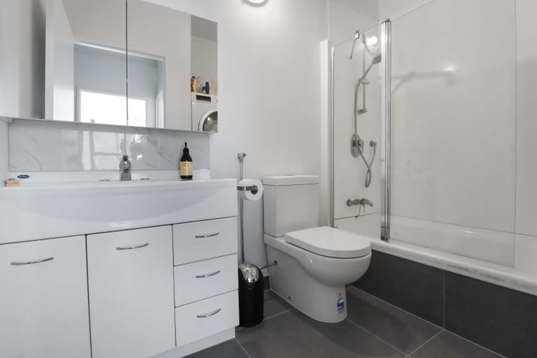 Photo of property in Hobson Court Flats, 23/70u Hobson Street, Thorndon, Wellington, 6011