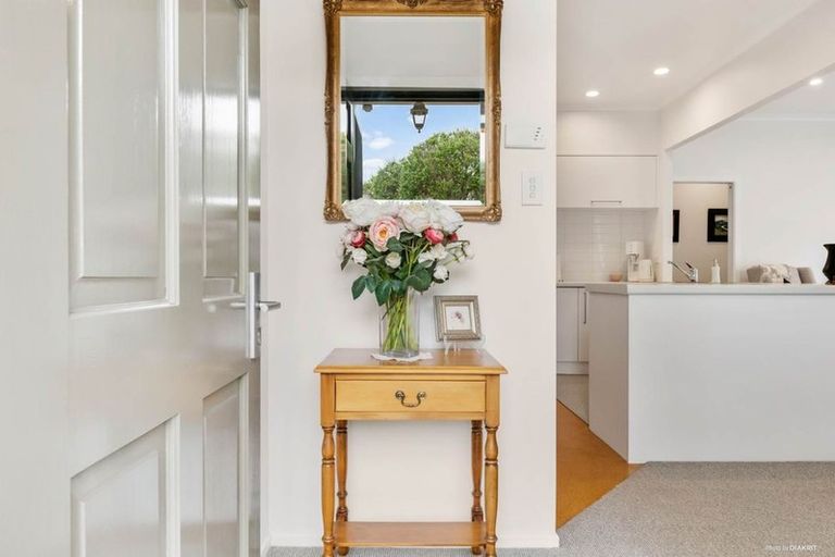 Photo of property in 27 Riverstone Road, Te Atatu Peninsula, Auckland, 0610