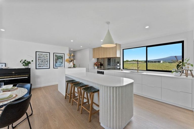 Photo of property in Tapuae, 26 Washer Road, Omata, New Plymouth, 4374