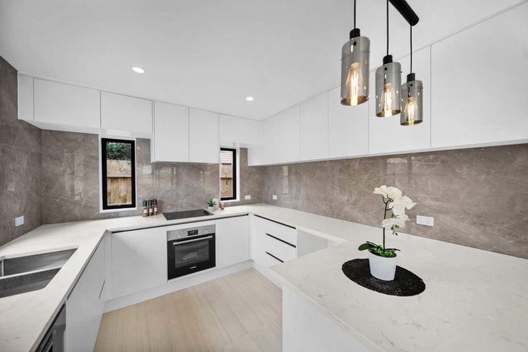 Photo of property in 10a Gardiner Grove, Mangere East, 2024