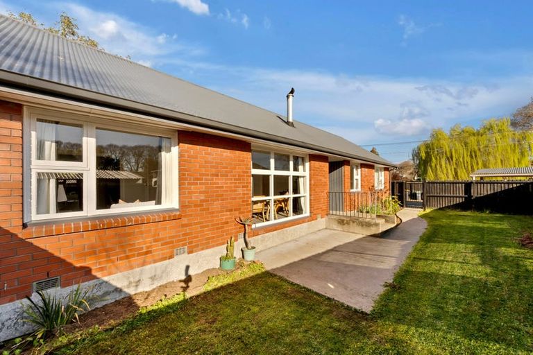 Photo of property in 31 Fifield Terrace, Waltham, Christchurch, 8023