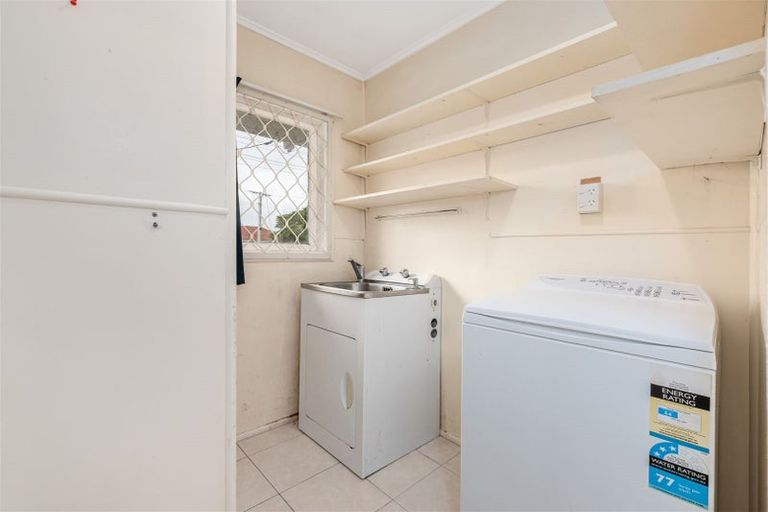 Photo of property in 40 Edwards Avenue, Henderson, Auckland, 0610