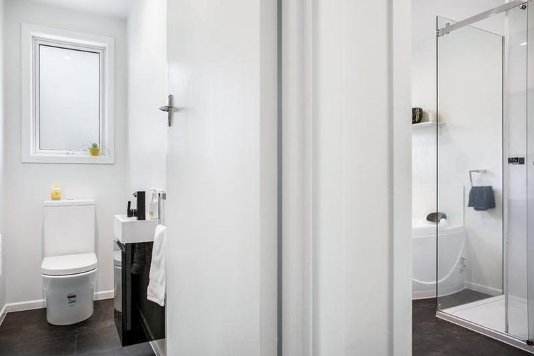 Photo of property in 23a Woodglen Road, Glen Eden, Auckland, 0602