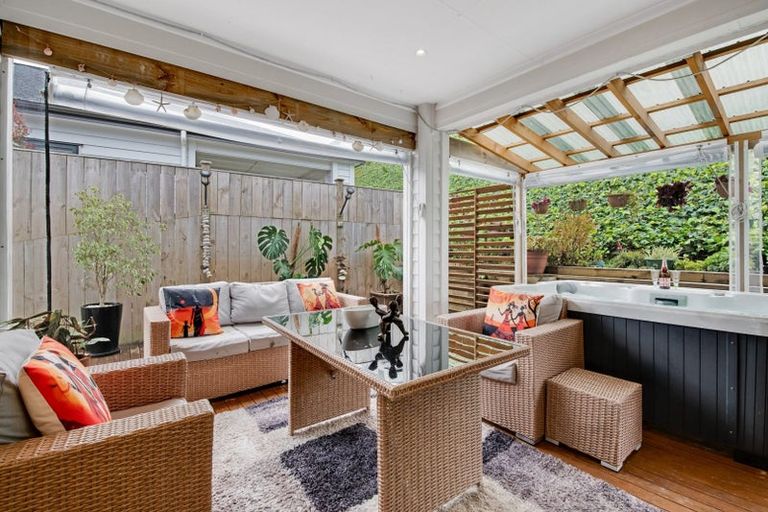 Photo of property in 140 Arran Point Parade, Orewa, 0931