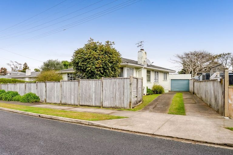 Photo of property in 4 Belair Avenue, Blagdon, New Plymouth, 4310