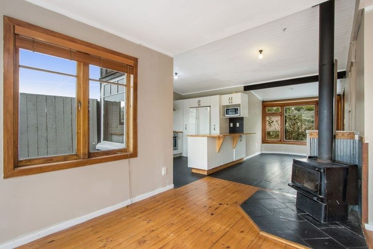 Photo of property in 18 Omokoroa Road, Omokoroa, 3114