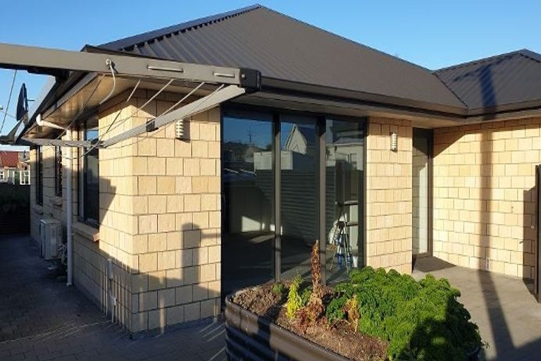 Photo of property in 75 Wesley Street, South Dunedin, Dunedin, 9012