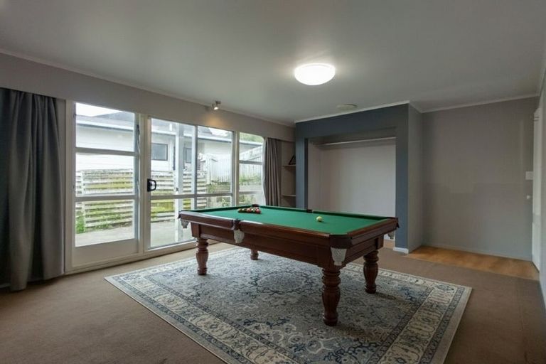 Photo of property in 32 Castle Crescent, Stokes Valley, Lower Hutt, 5019