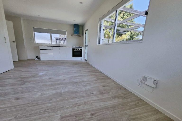 Photo of property in 69a Farquhar Road, Glendene, Auckland, 0602
