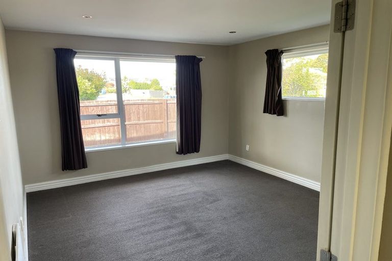 Photo of property in 1/1 Glenys Place, Broomfield, Christchurch, 8042