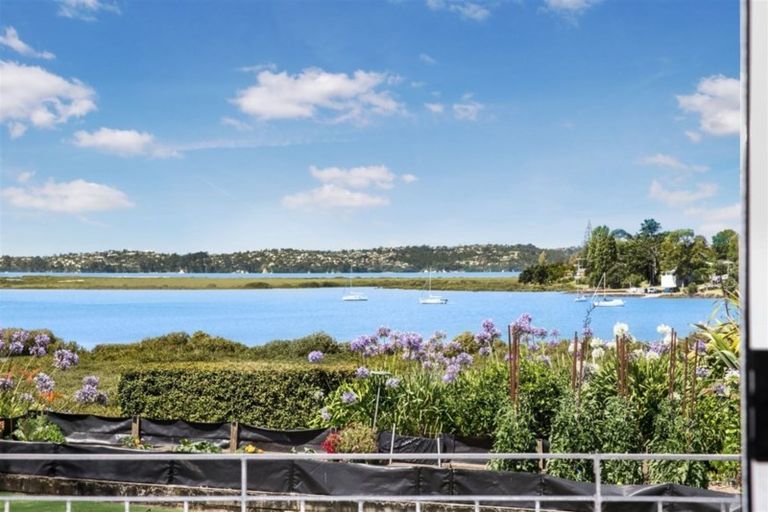 Photo of property in 25 Realm Place, Massey, Auckland, 0614