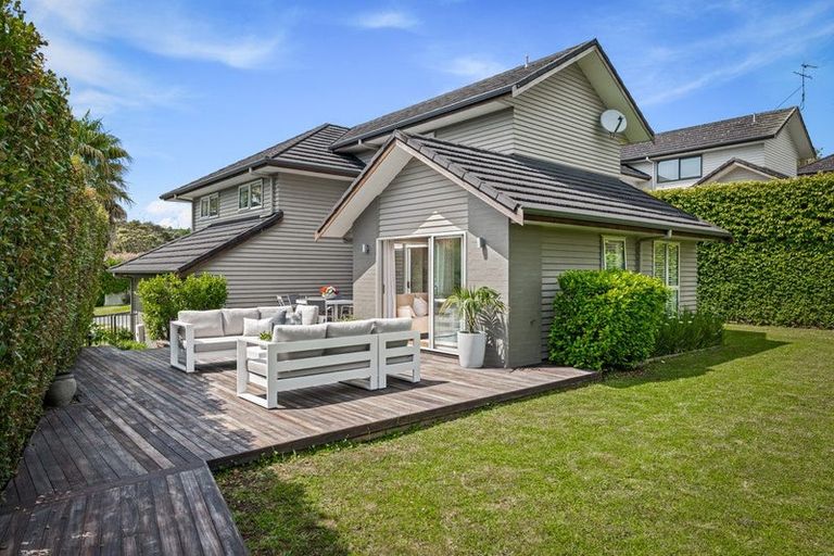 Photo of property in 5 Mural Place, Greenhithe, Auckland, 0632