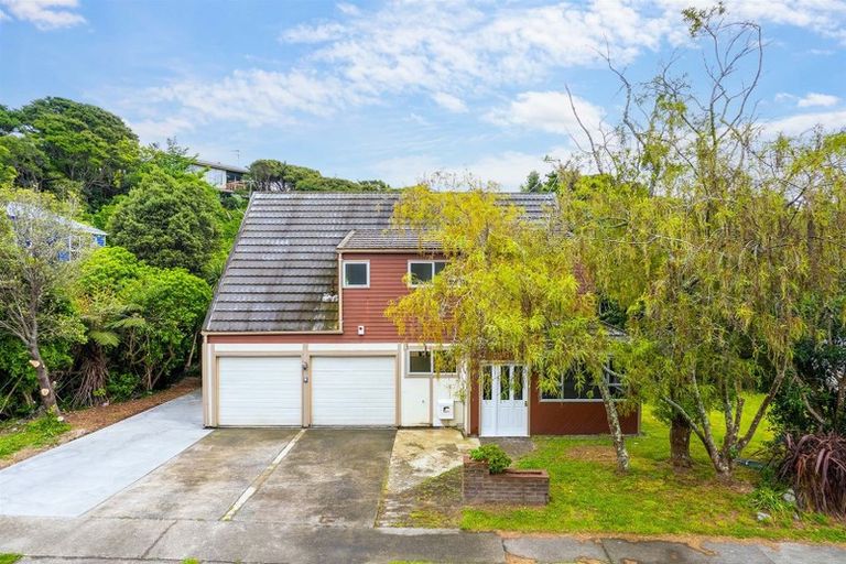 Photo of property in 19 Solander Place, Whitby, Porirua, 5024