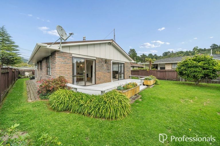 Photo of property in 14 Rawhiti Street, Stokes Valley, Lower Hutt, 5019