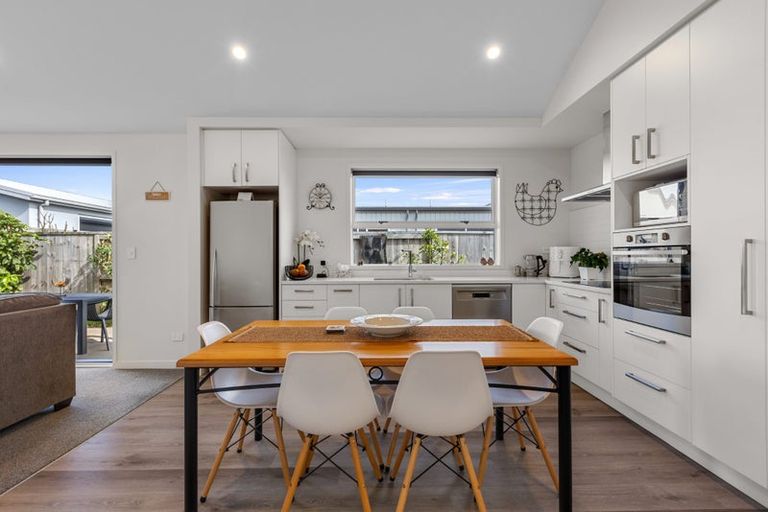 Photo of property in 10 Chain Place, Papamoa, 3118