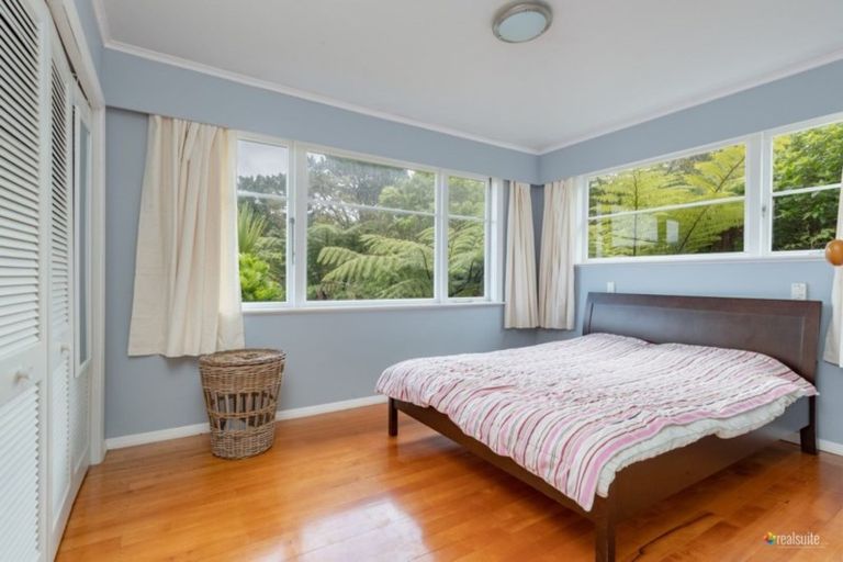 Photo of property in 58 Pokohiwi Road, Normandale, Lower Hutt, 5010