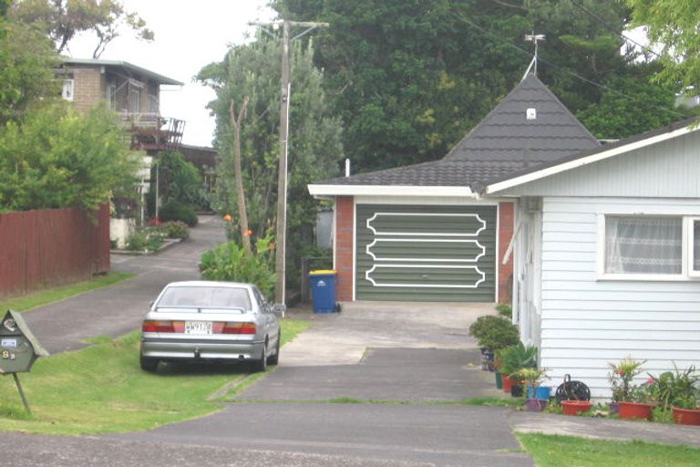 Photo of property in 1/8 Kaipatiki Road, Glenfield, Auckland, 0629