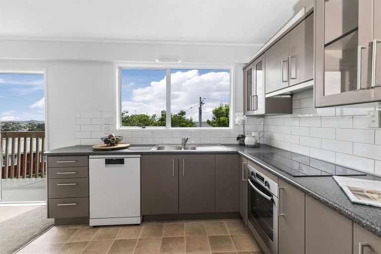 Photo of property in 4/87 Ocean View Road, Hillcrest, Auckland, 0627