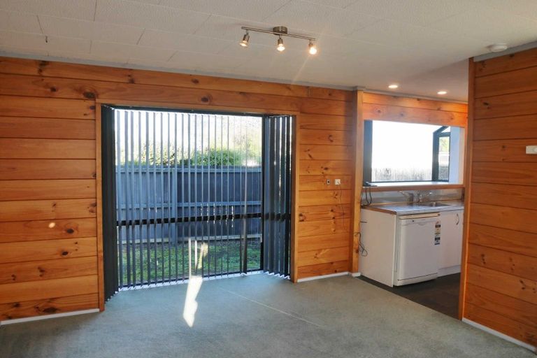 Photo of property in 2/25 Inwoods Road, Parklands, Christchurch, 8083