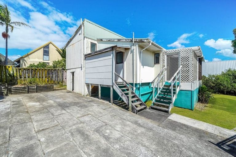 Photo of property in 90 Te Irirangi Drive, Clover Park, Auckland, 2019