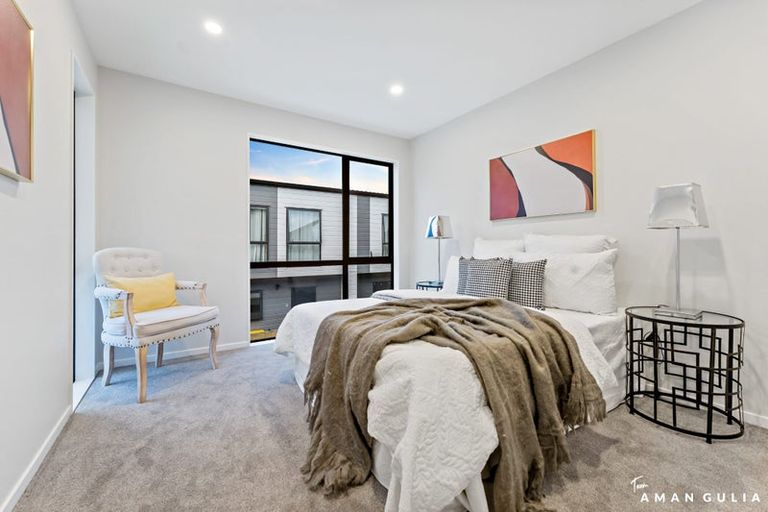 Photo of property in 14a Serjeant Street, Henderson, Auckland, 0612