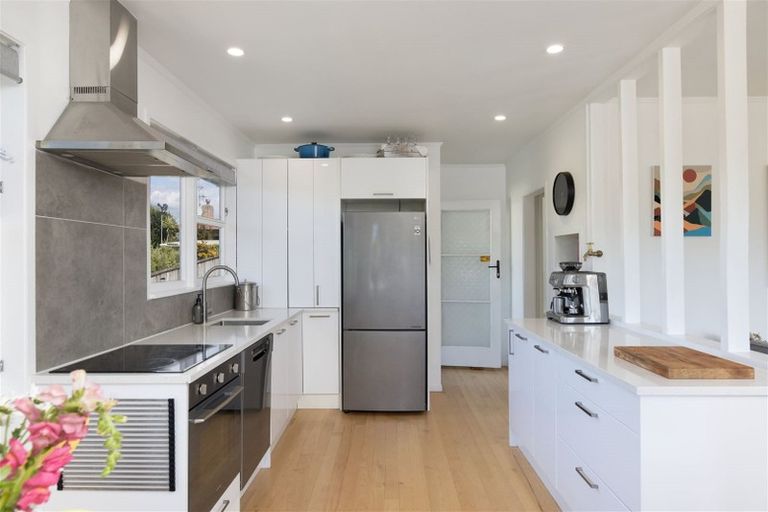 Photo of property in 4b Lynwood Place, Brookfield, Tauranga, 3110