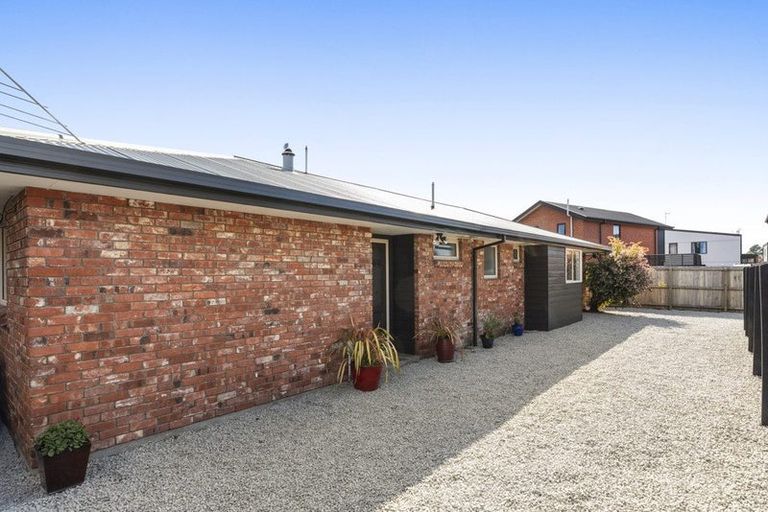 Photo of property in 1/12 Bevin Place, Bryndwr, Christchurch, 8053