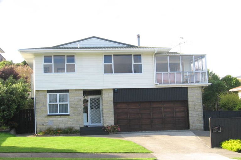 Photo of property in 92 Major Drive, Kelson, Lower Hutt, 5010