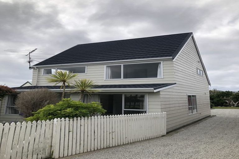 Photo of property in 8a Alister Way, Churton Park, Wellington, 6037