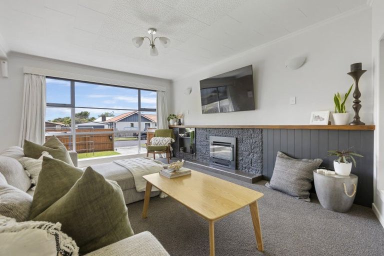 Photo of property in 14 Rosendale Avenue, Spotswood, New Plymouth, 4310