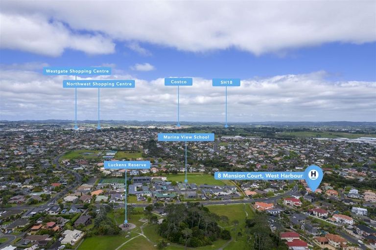 Photo of property in 8 Mansion Court, West Harbour, Auckland, 0618