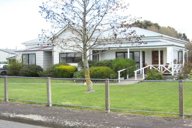 Photo of property in 7 Rathbone Street, Waipawa, 4210