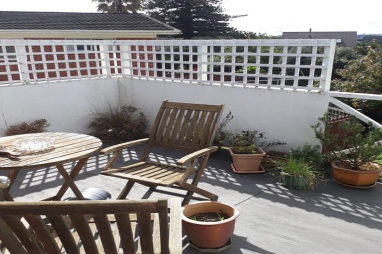 Photo of property in 12 Norfolk Rise, Waiuku, 2123